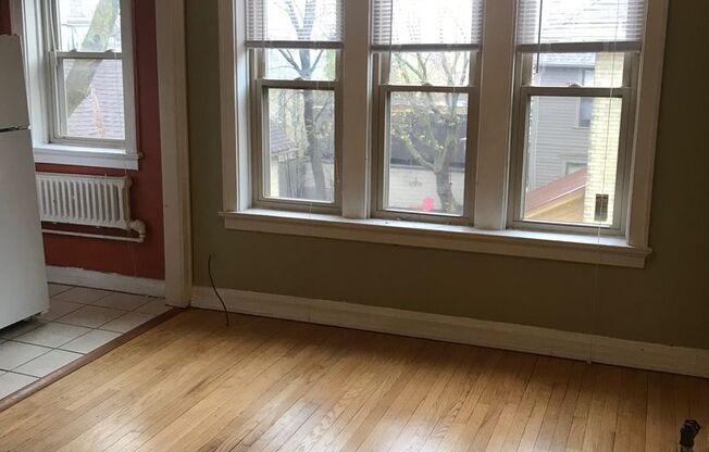Studio, 1 bath, $825, Unit 23