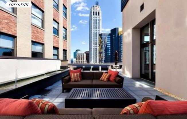 1 bed, 1.5 baths, 921 sqft, $5,950, Unit 28A