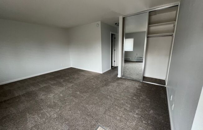 2 beds, 2 baths, 890 sqft, $3,195, Unit 777-287