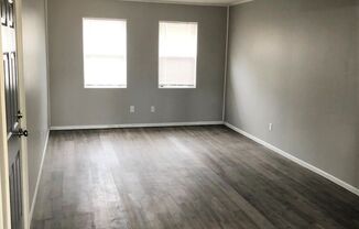 2 beds, 1 bath, $995