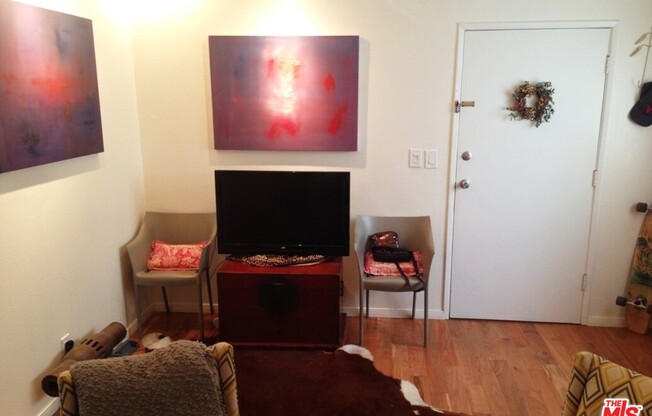 1 bed, 1 bath, $2,350, Unit B