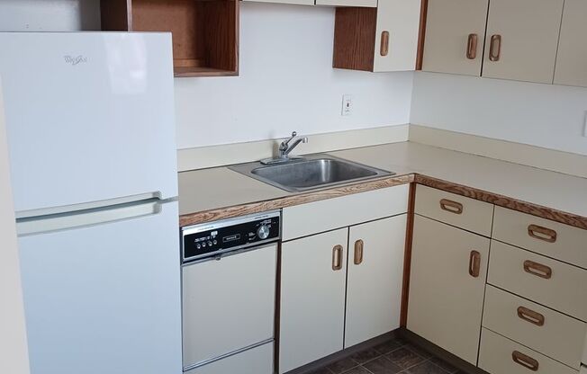 1 bed, 1 bath, $1,100, Unit 511