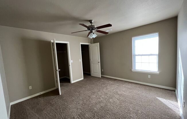 2 beds, 2 baths, $1,295, Unit 3175 W Sexton