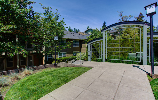 Commons at Sylvan Highlands Apartments in Portland