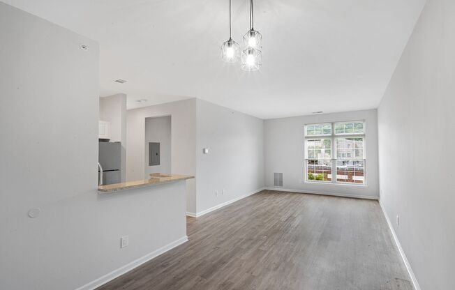 1 bed, 1 bath, 775 sqft, $2,885, Unit 1200-102