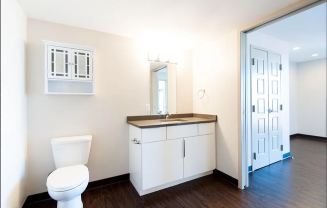 2 beds, 2 baths, 910 sqft, $4,350, Unit Unit 309