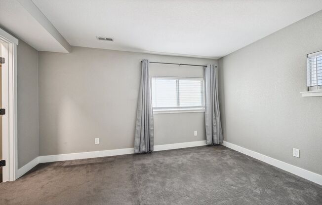 3 beds, 1 bath, $3,100