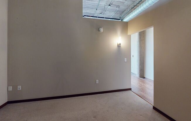 1 bed, 1 bath, 843 sqft, $2,150, Unit 730-242