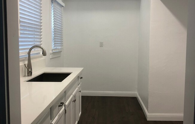 Studio, 1 bath, 520 sqft, $1,550, Unit 313 1/2