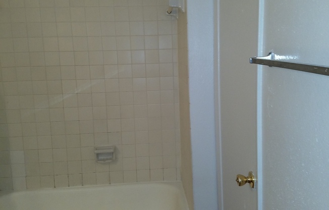 1 bed, 1 bath, 714 sqft, $840, Unit *606