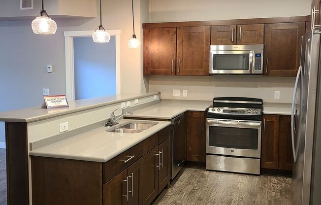 2 beds, 2 baths, $1,550, Unit 216