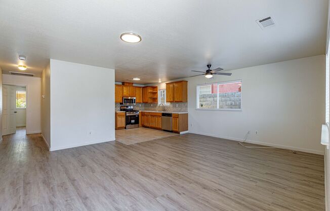 3 bed 2 bath home for RENT in Modesto by Highway 99