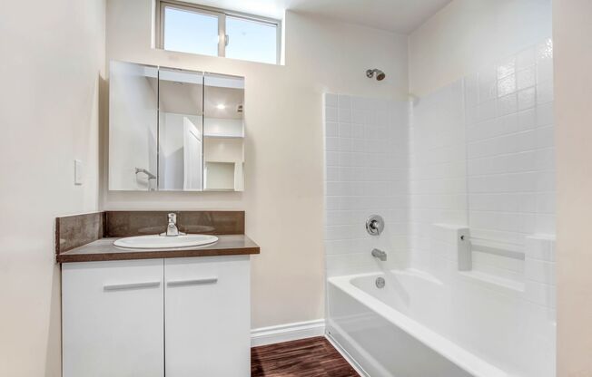 4 beds, 3 baths, 1,463 sqft, $3,495, Unit 304