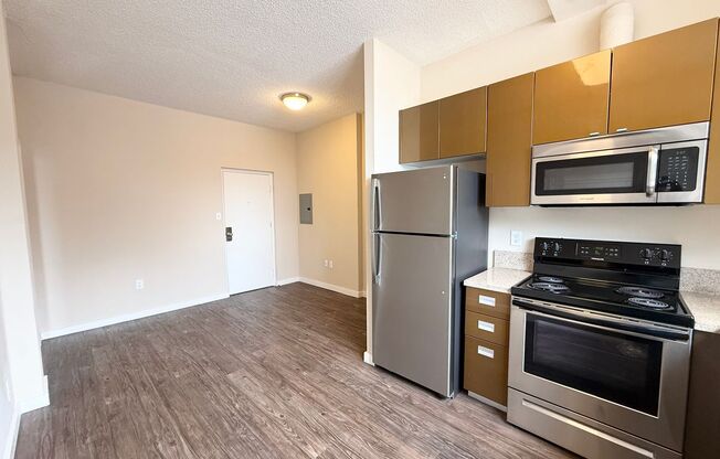 3 beds, 2 baths, 950 sqft, $2,395, Unit 314