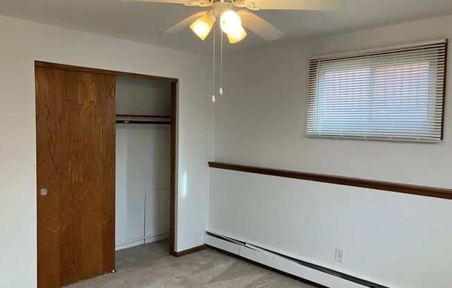 1 bed, 1 bath, 725 sqft, $1,125, Unit 1220-044