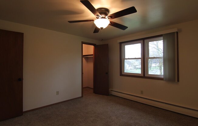 2 beds, 1 bath, 1,050 sqft, $1,249.99, Unit 624-02