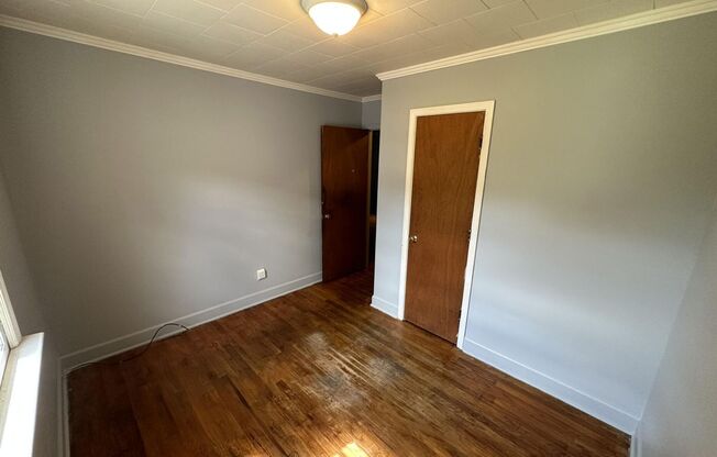 3 beds, 1 bath, $1,095