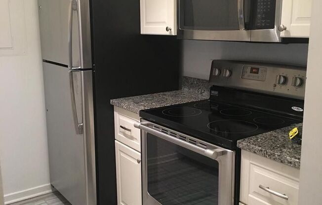 1 bed, 1 bath, 625 sqft, $2,650, Unit 2111 Wisconsin Avenue NW, Unit 406