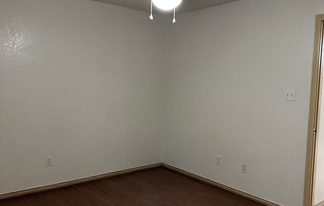 1 bed, 1 bath, 760 sqft, $725, Unit 14