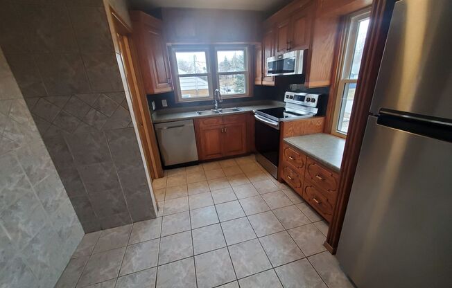 2 beds, 1 bath, $1,395