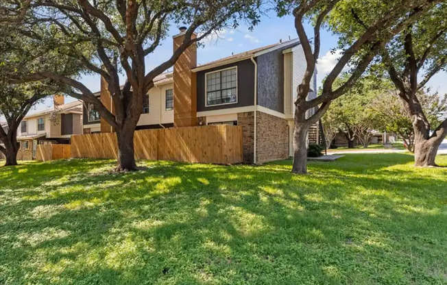 Studio, 1 bath, 900 sqft, $1,395, Unit 16C