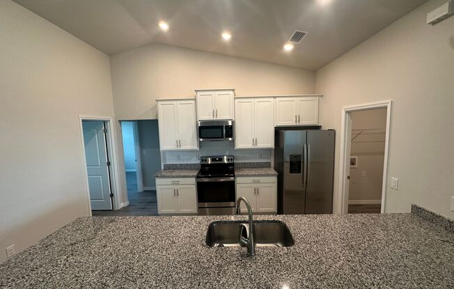 4 Bedroom 2 Bathroom 3 Car Garage- NW Cape Coral Home with Screened Lania