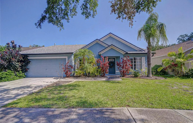 7107 COLONIAL LK DR
