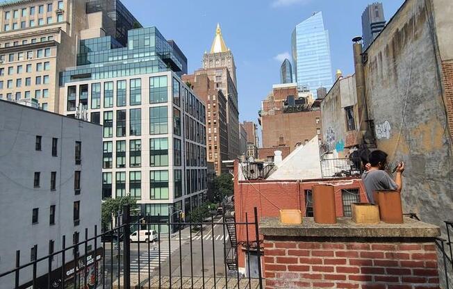 137 East 27th St