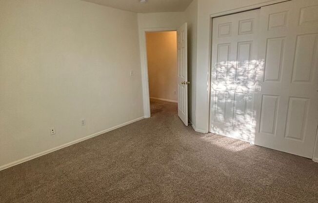 3 Bed 2 Bath Condo.  Available NOW! - MileStone Real Estate Services