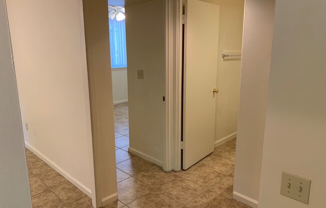 1 bed, 1 bath, 575 sqft, $1,165, Unit 32a