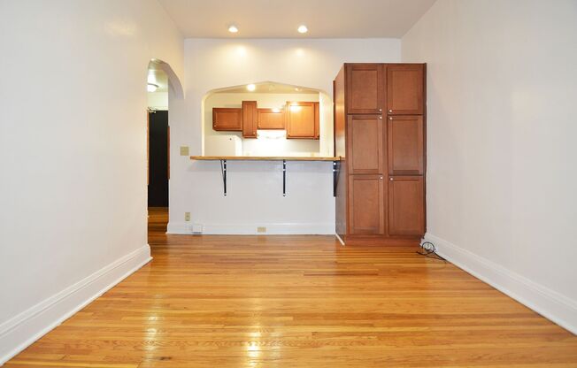 Studio, 1 bath, 375 sqft, $825, Unit 24 - 321