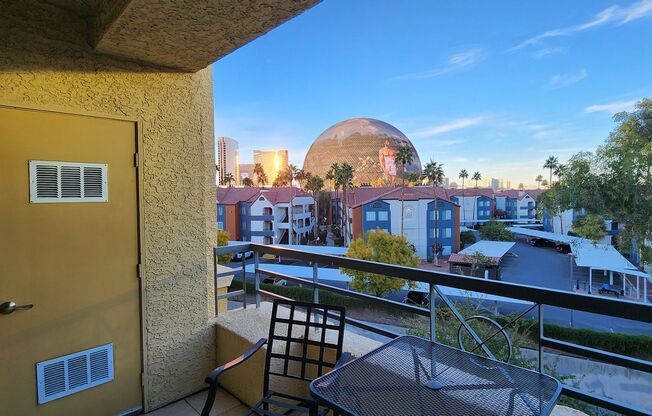 2 beds, 2 baths, $2,000, Unit # 326