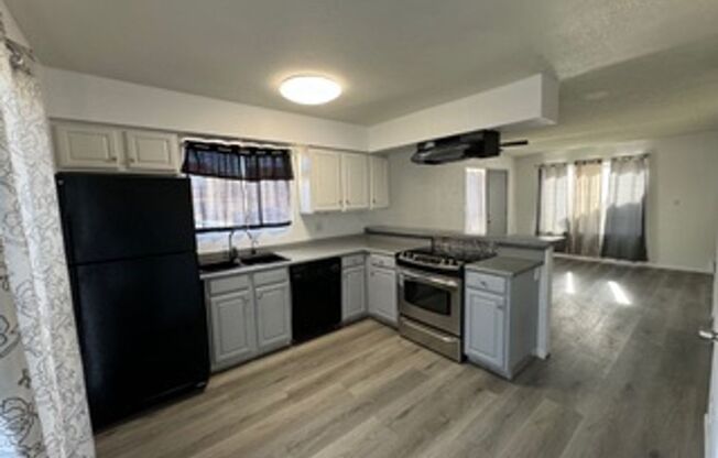 2 beds, 1.5 baths, $1,400, Unit Unit 1