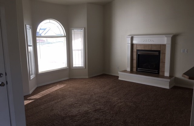 3 beds, 2 baths, $1,900