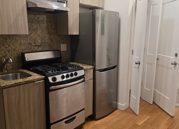 Studio, 1 bath, 600 sqft, $1,550, Unit 3