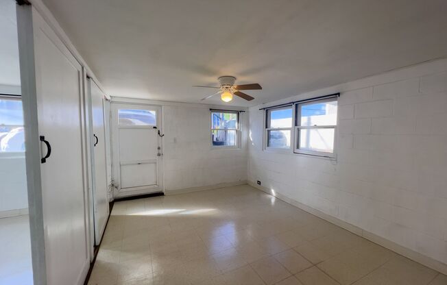 2 beds, 1 bath, $1,700, Unit 1