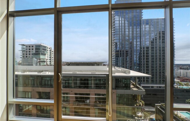 1 bed, 1 bath, 880 sqft, $2,600, Unit 1505