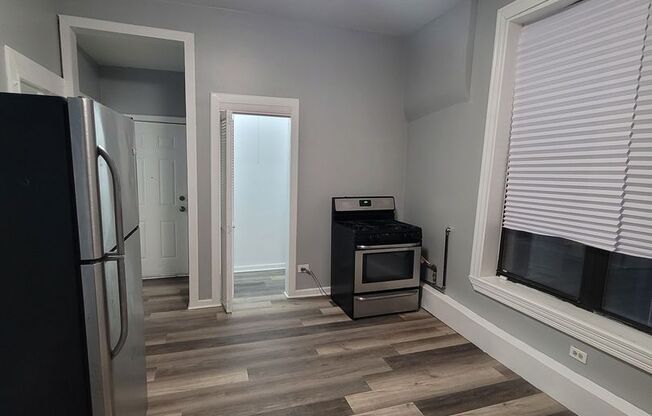 2 beds, 1 bath, $1,650