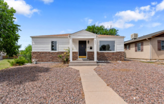 803 W 18 ST