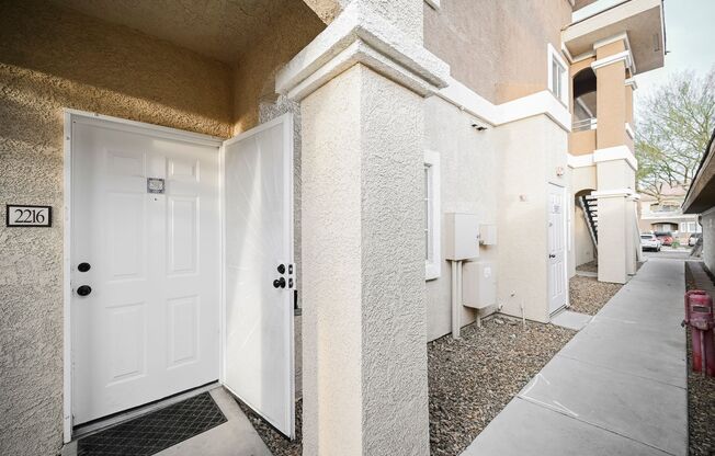 2 beds, 2 baths, $1,700