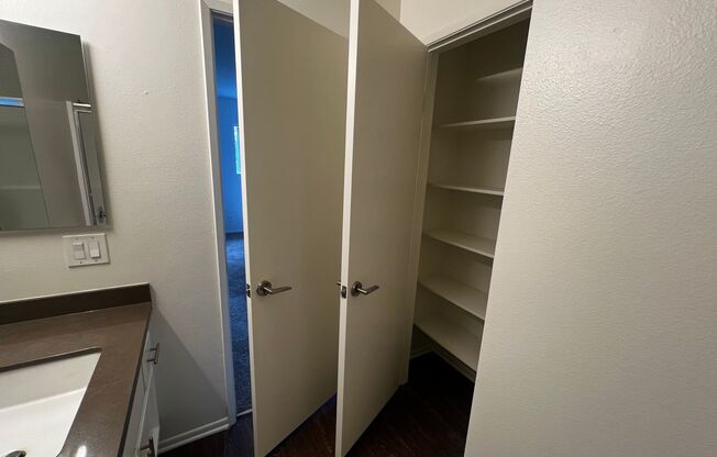 2 beds, 2 baths, 900 sqft, $2,645, Unit 202