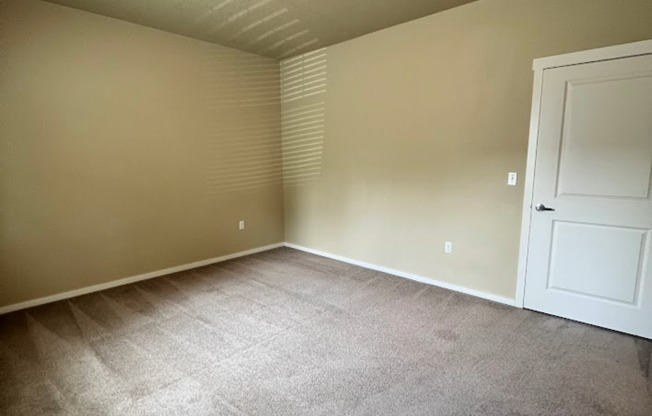 2 beds, 2 baths, 1,090 sqft, $1,600, Unit 523-07