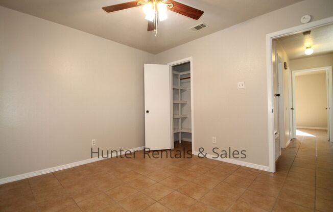 4 beds, 2 baths, $1,250