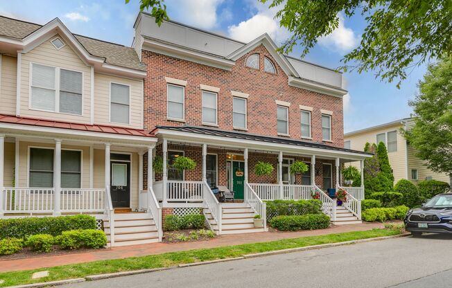 Gorgeous 3 Bedroom Townhome in Oregon Hill ***Available Early September***