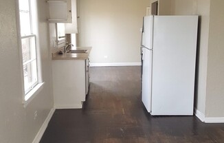 2 beds, 1 bath, $2,300