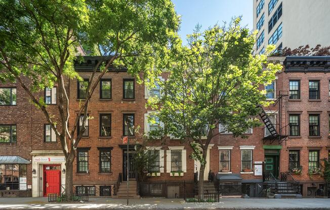 199 W HOUSTON ST