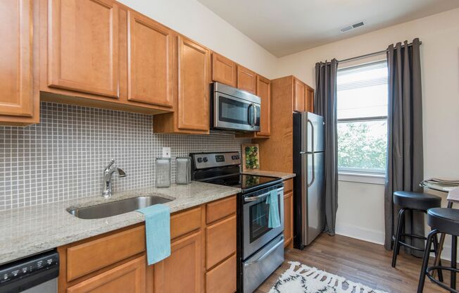 3 beds, 3 baths, 876 sqft, $1,463, Unit Unit 07