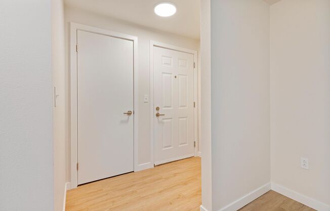 2 beds, 2 baths, 1,092 sqft, $2,995, Unit 37