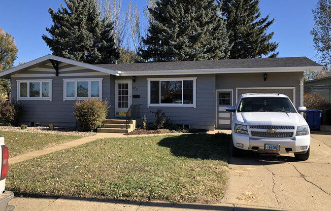 Cozy Single Family Home for Rent in Dickinson