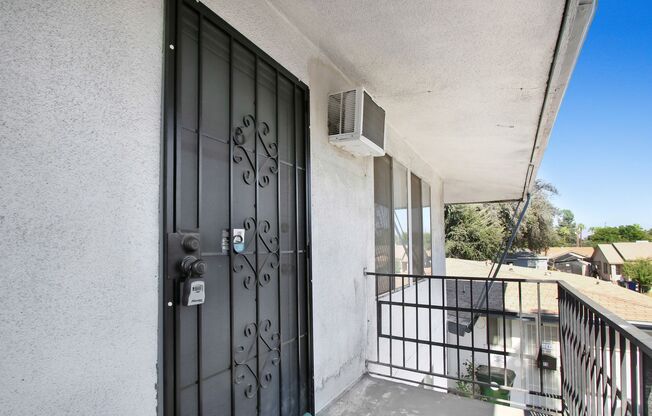 El Royale Apartments